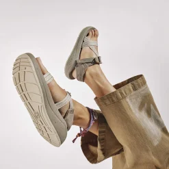 Sale Chaco Women's CushZ Extra Cushioned Sandal Frond Pacific